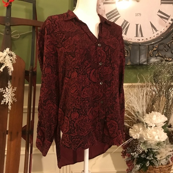 Rock & Republic Tops - Rock & Republic button up high low blouse